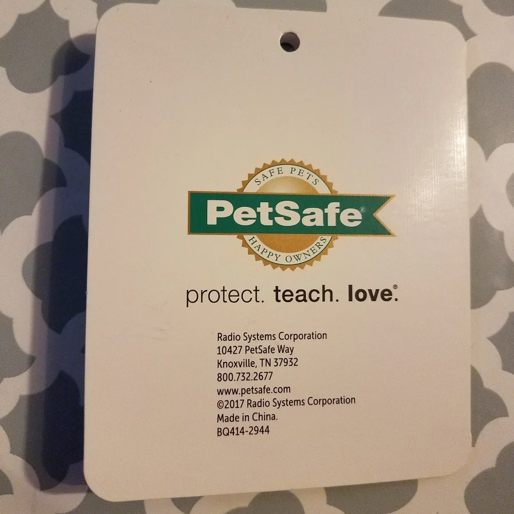 Petsafe No Pull Harness Small NWOT Attached